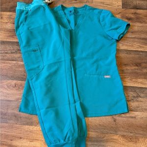 Figs women’s scrubs